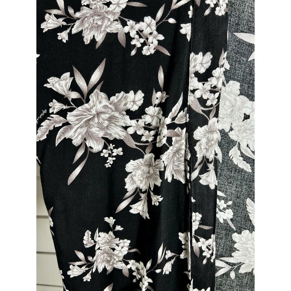 Spiritual Gangster Maya Floral Kimono Duster Robe One Size Black, White & Gray - Picture 6 of 13